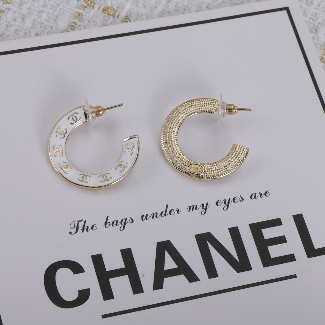 14C9E  Fashionable and high quality earrings