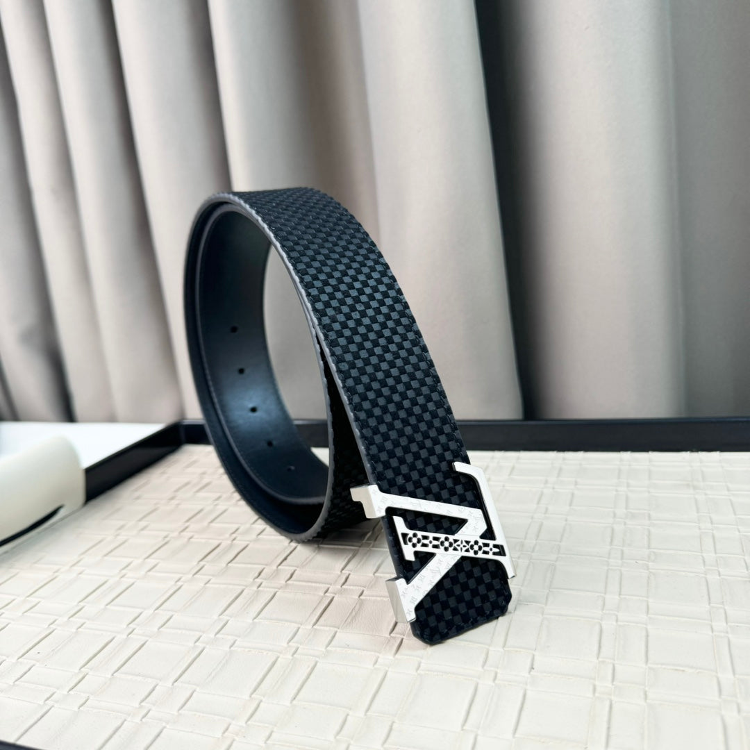 14E25P   (High quality leather belt With full package)