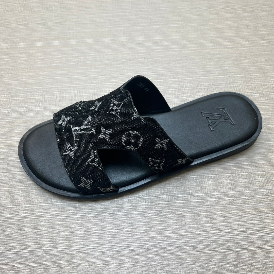 54E22Z    fashion slippers