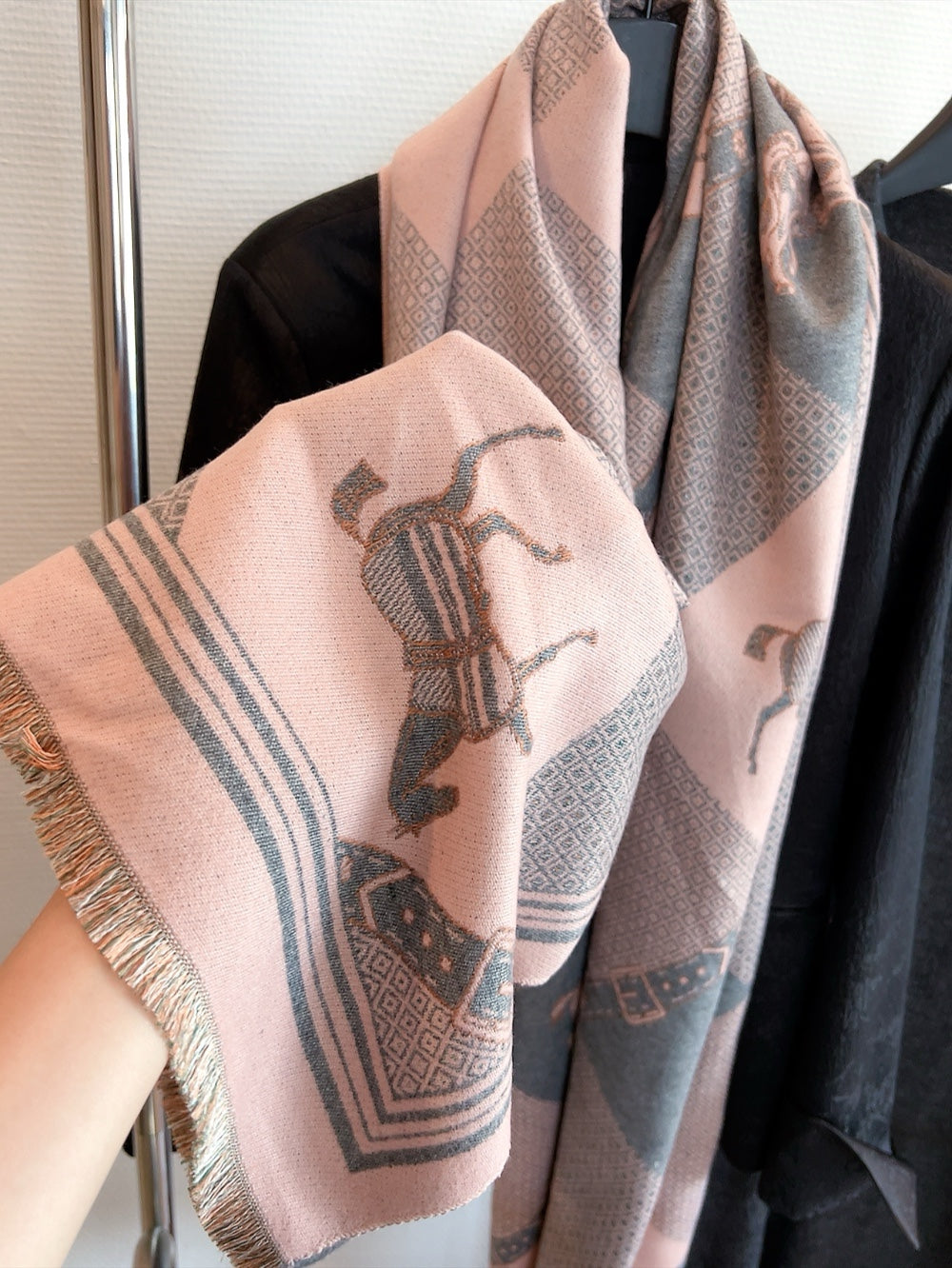 14H327W　Fashion scarves