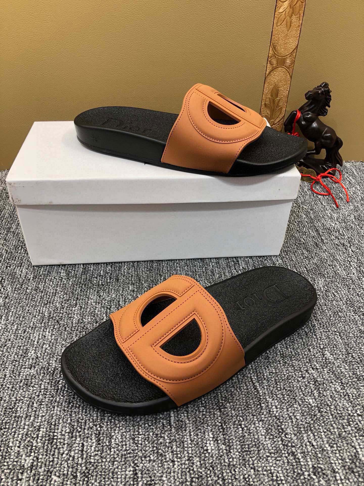 54D51Z   fashion  slippers