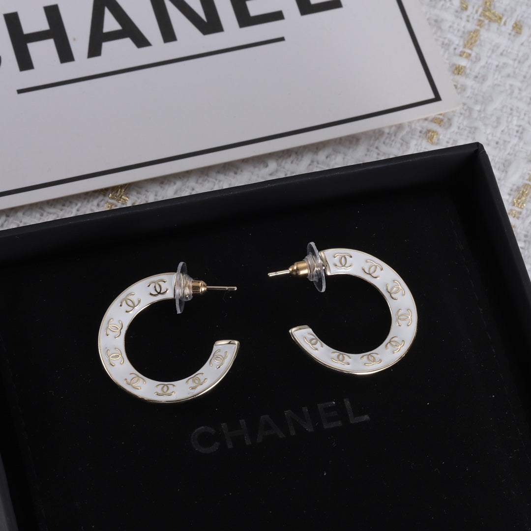 14C9E  Fashionable and high quality earrings