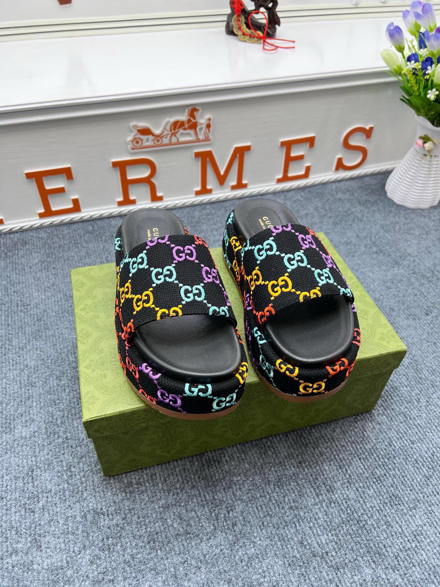 54B122Z  fashion slippers  Sole thickness 5.5cm