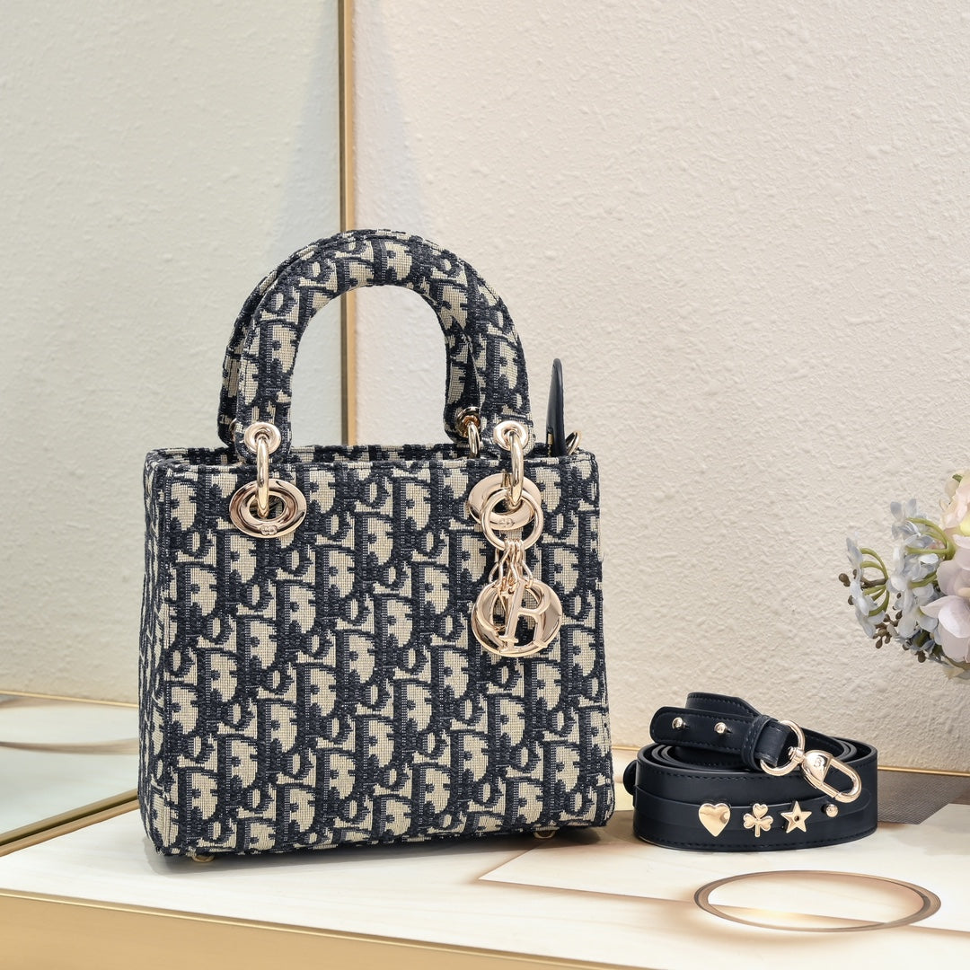 1XD439B Fashionable embroidery bag