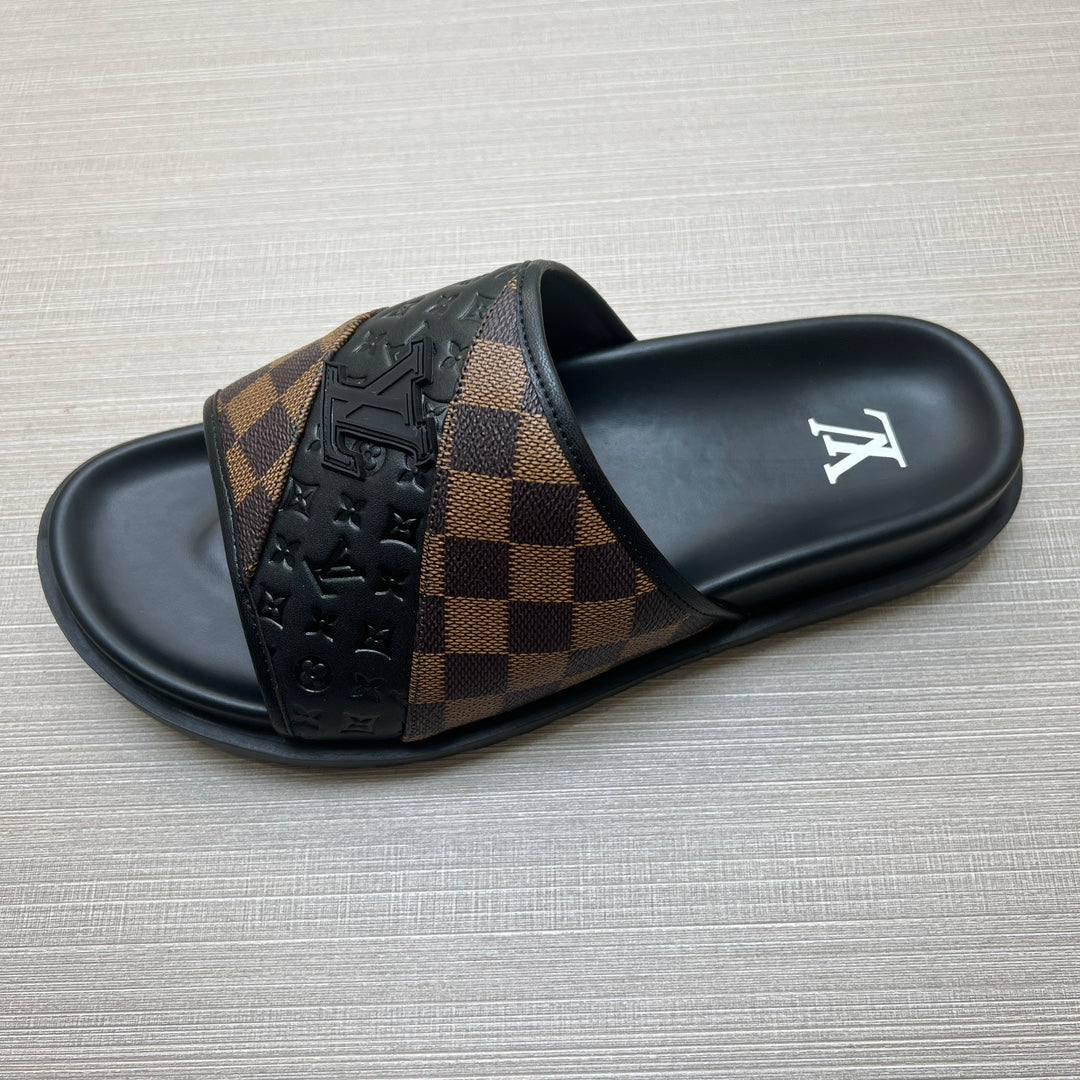 54E2Z    fashion slippers