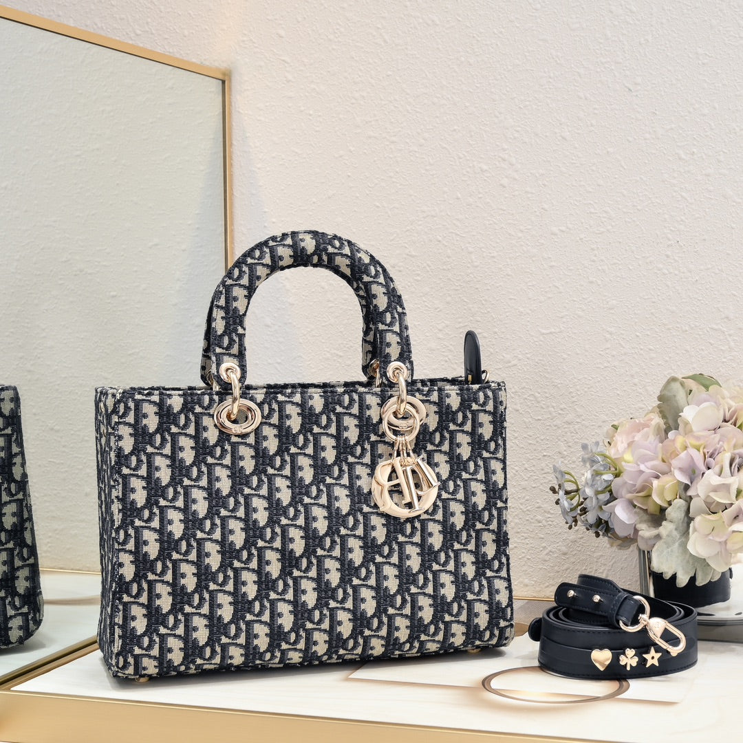 1XD439B Fashionable embroidery bag