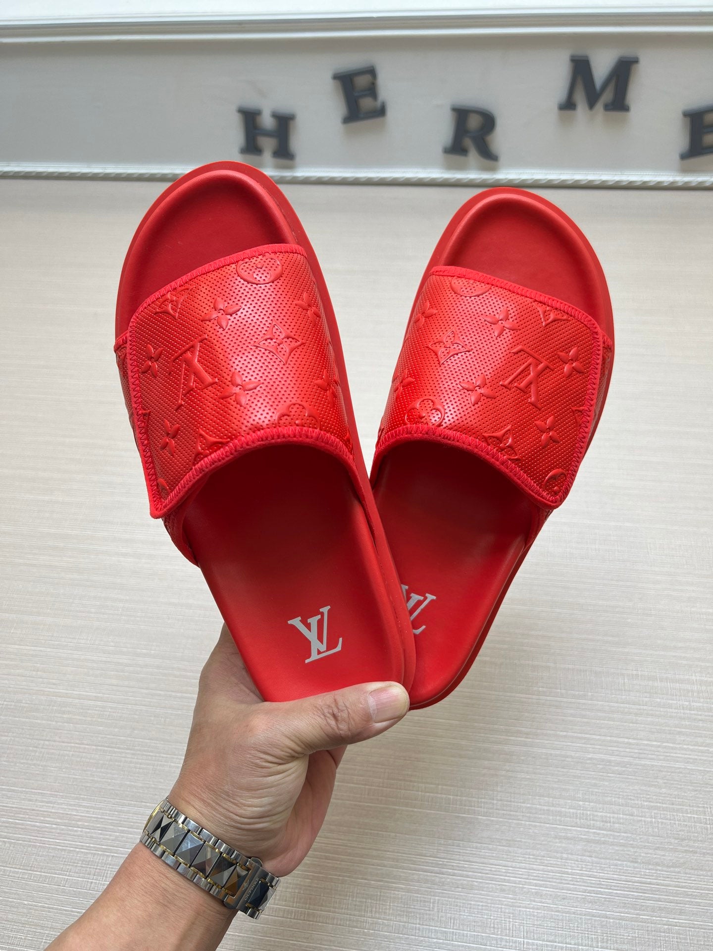 54E112Z   fashion slippers