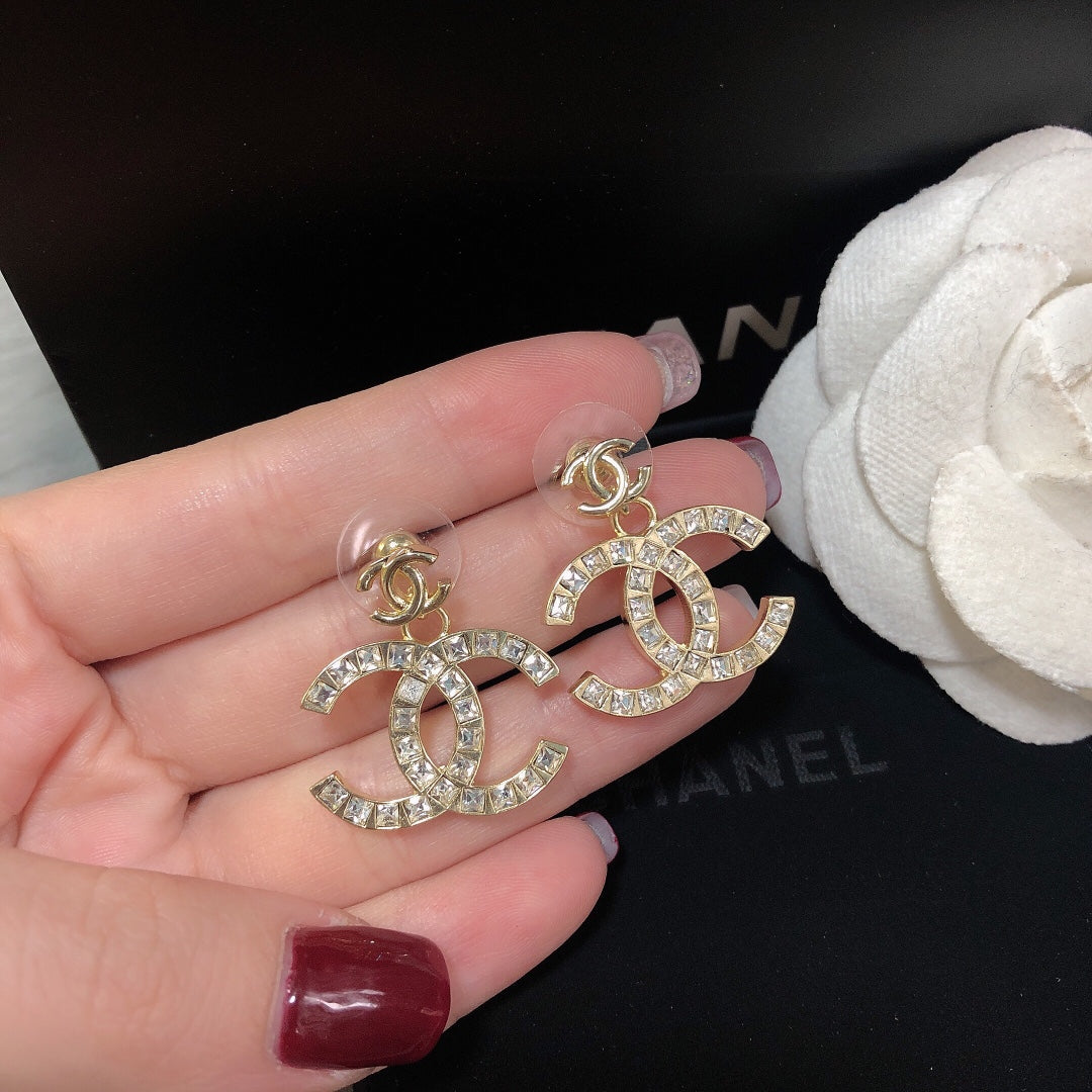 14C66E  Fashionable and high quality earrings