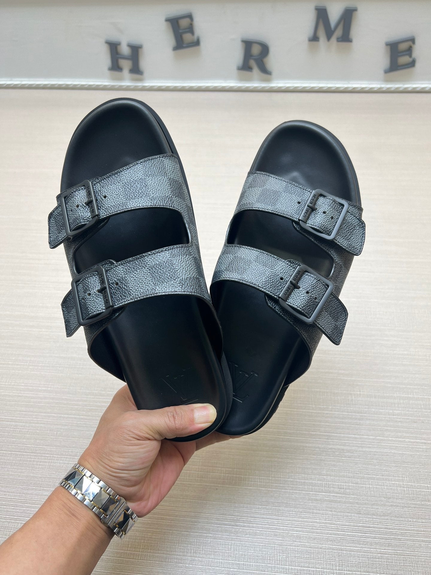 54E59Z   fashion  slippers