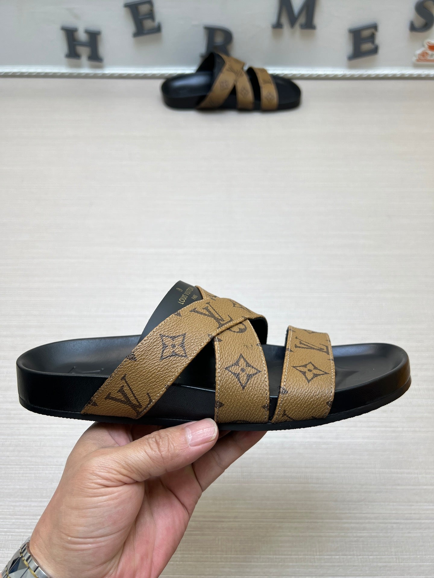 54E89Z    fashion slippers