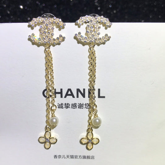 14C64E  Fashionable and high quality earrings