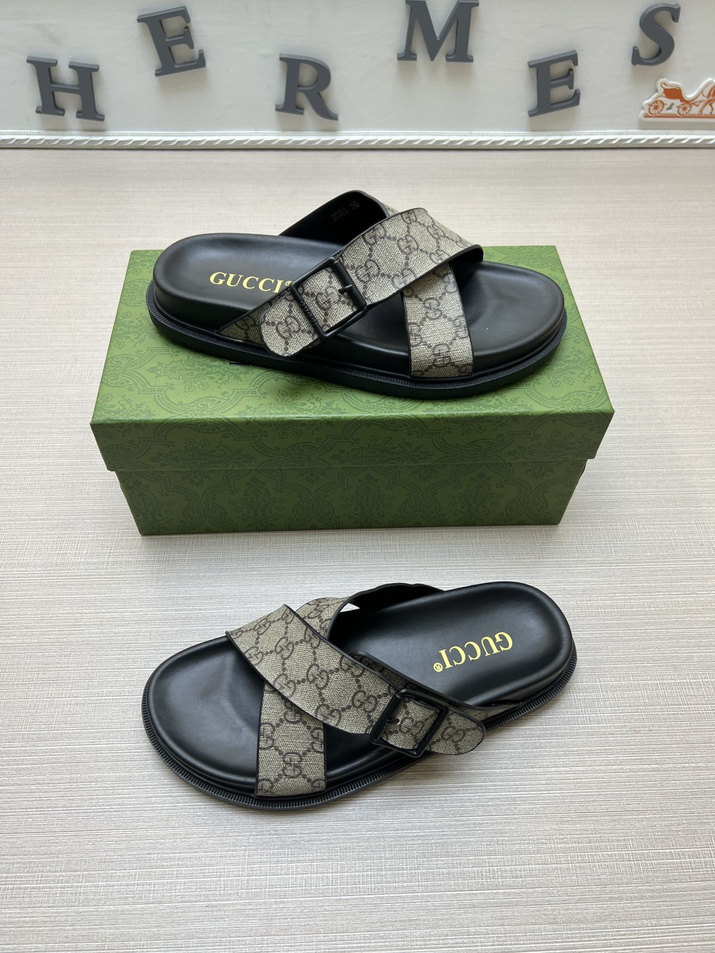 54B90Z  fashion  slippers