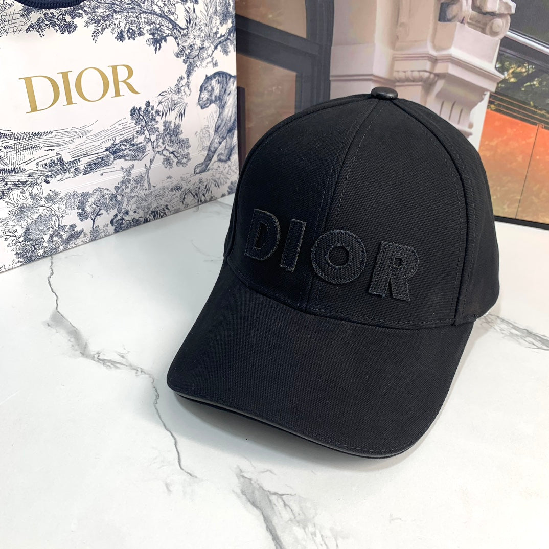 14D124M   Fashion hats