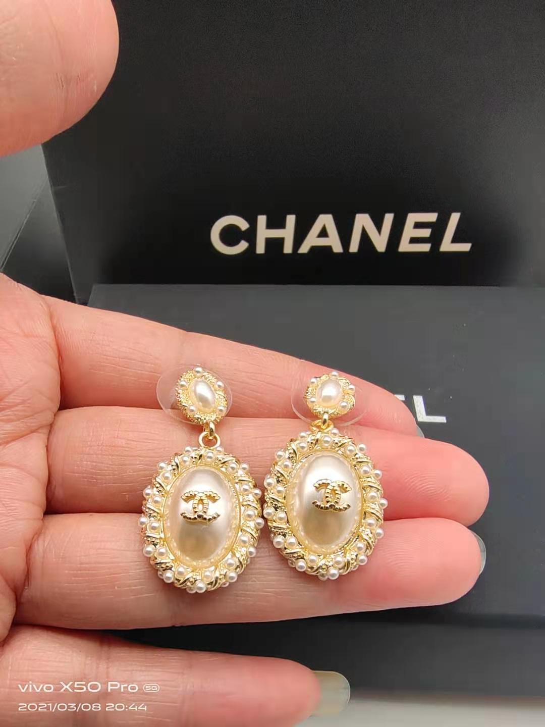 14C77E  Fashionable and high quality earrings