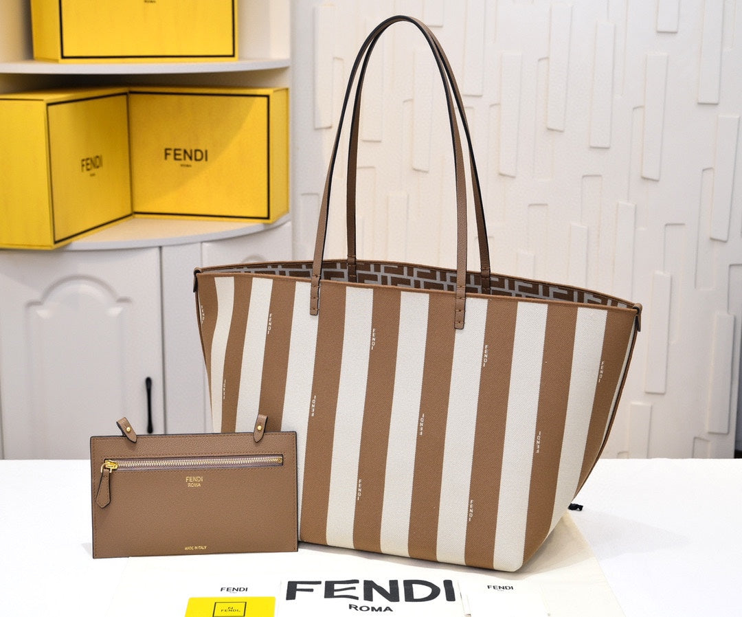 1XF52B (Fashionable leather bag )