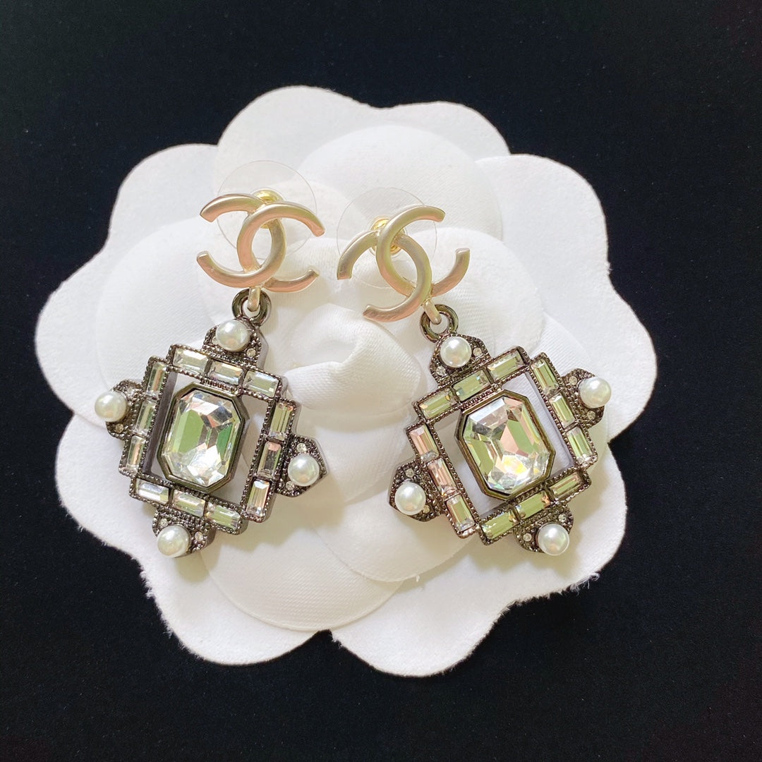 14C50E  Fashionable and high quality earrings