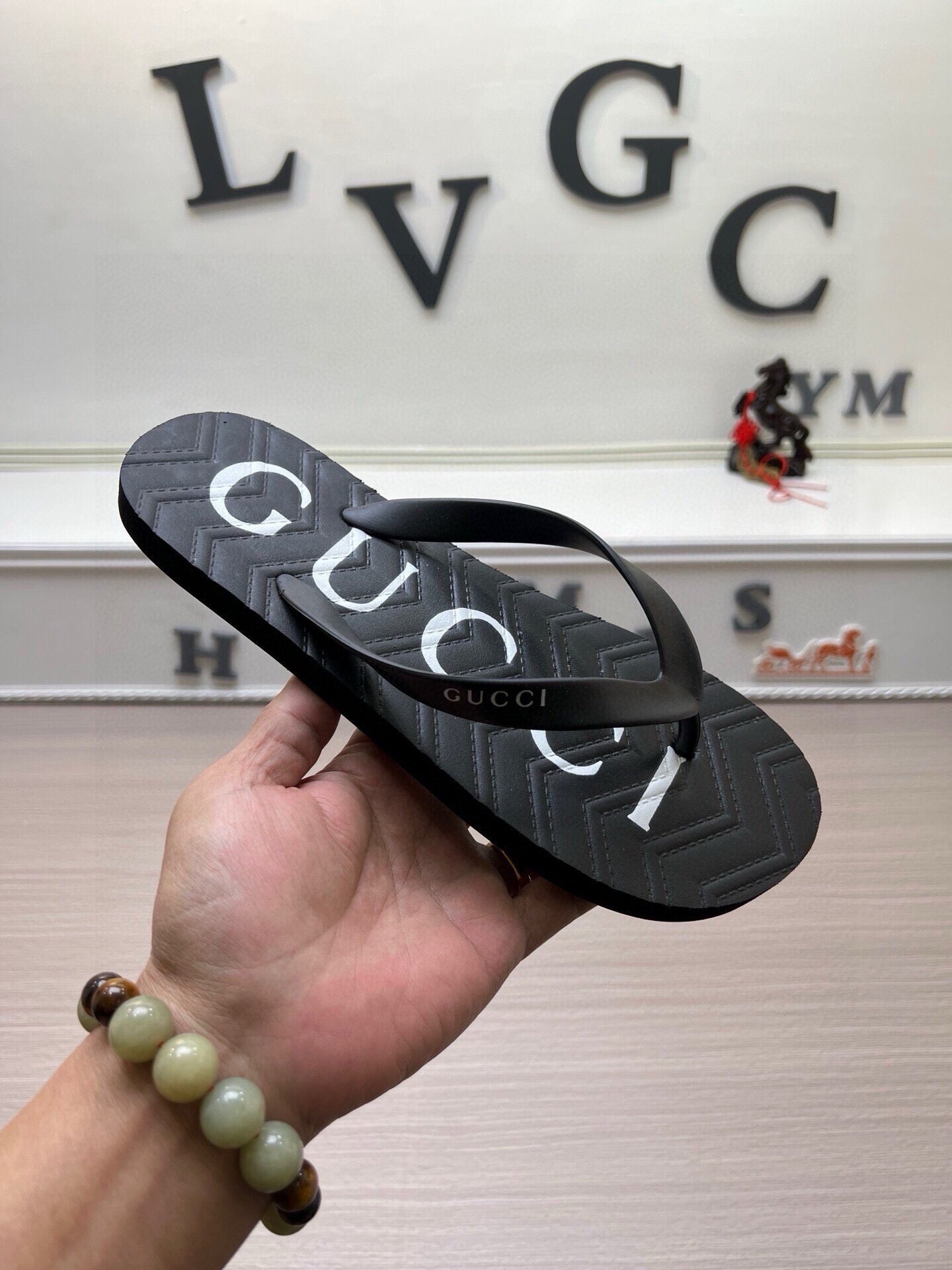 54B39Z   fashion slippers