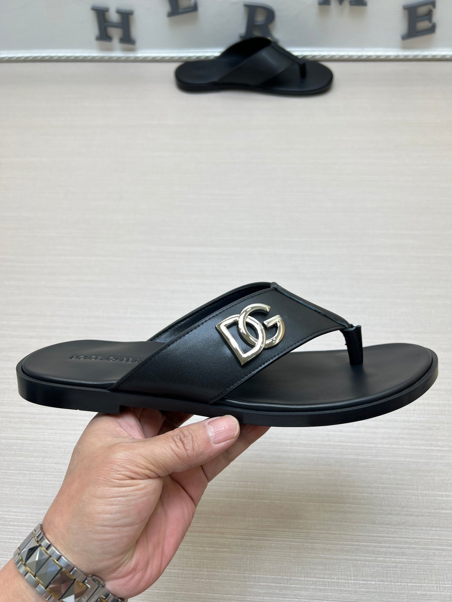 54A93Z   fashion slippers