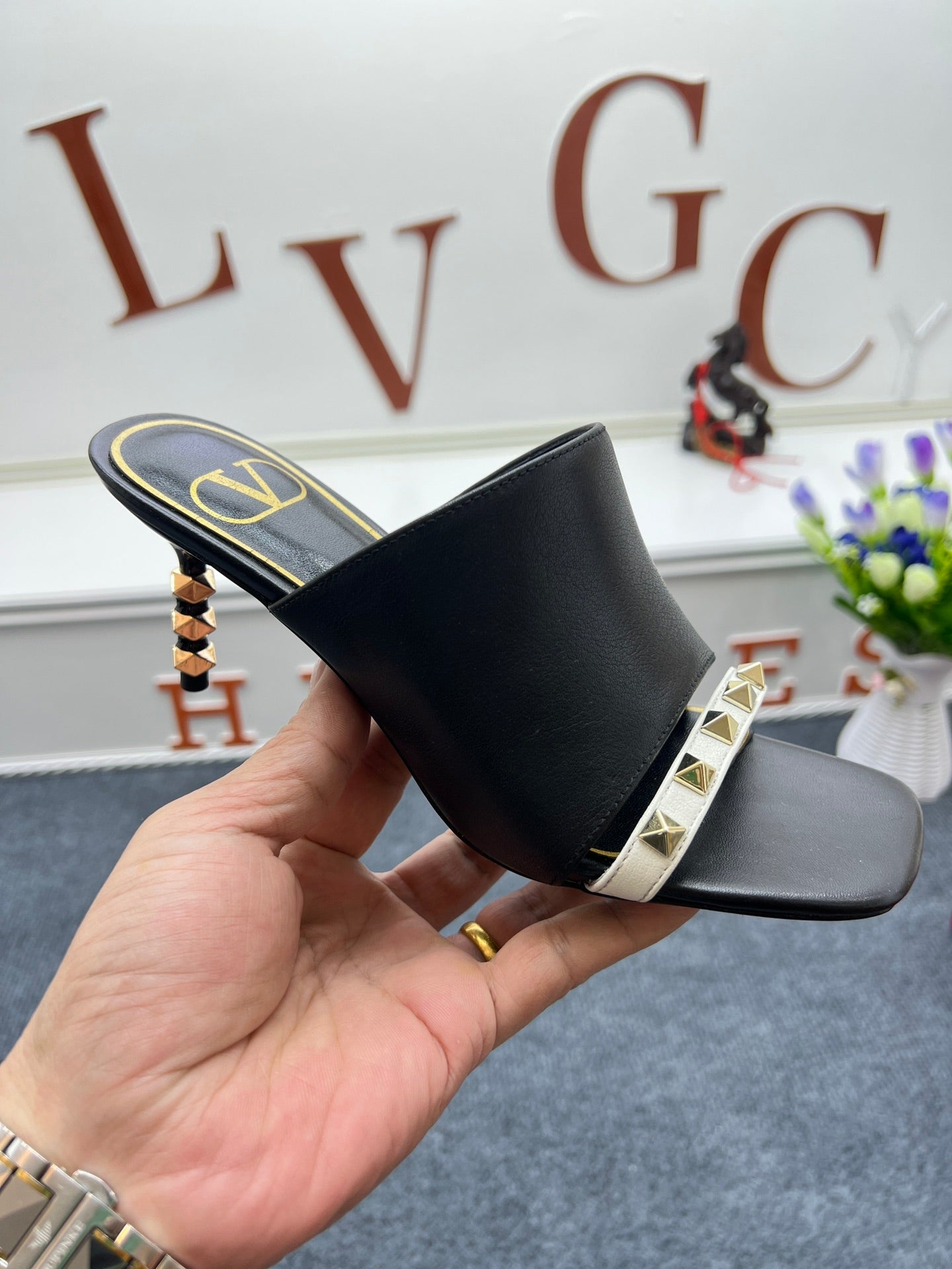 1: 1 High quality leather sandals 5YVL63Z