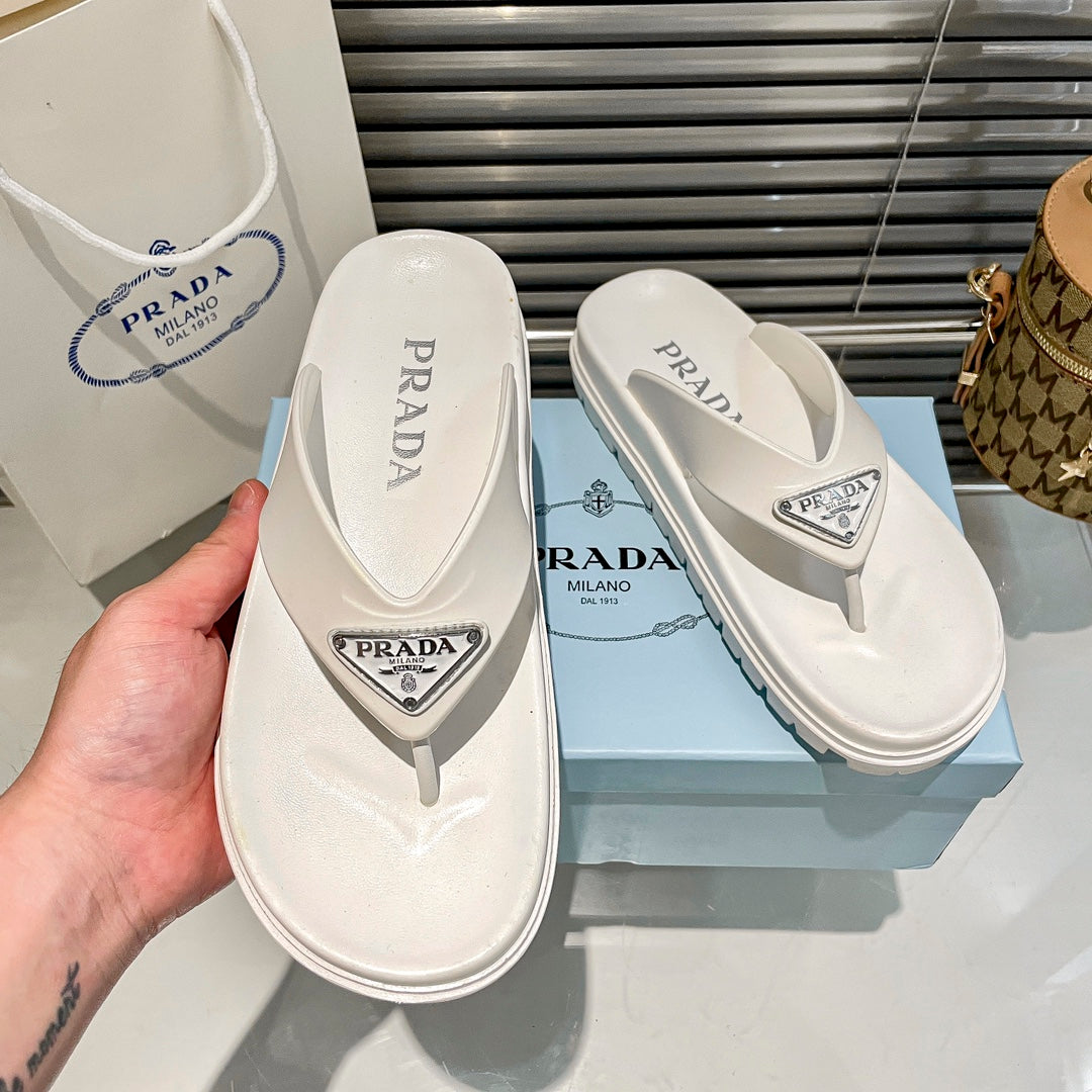 14PD181Z  fashion Slippers