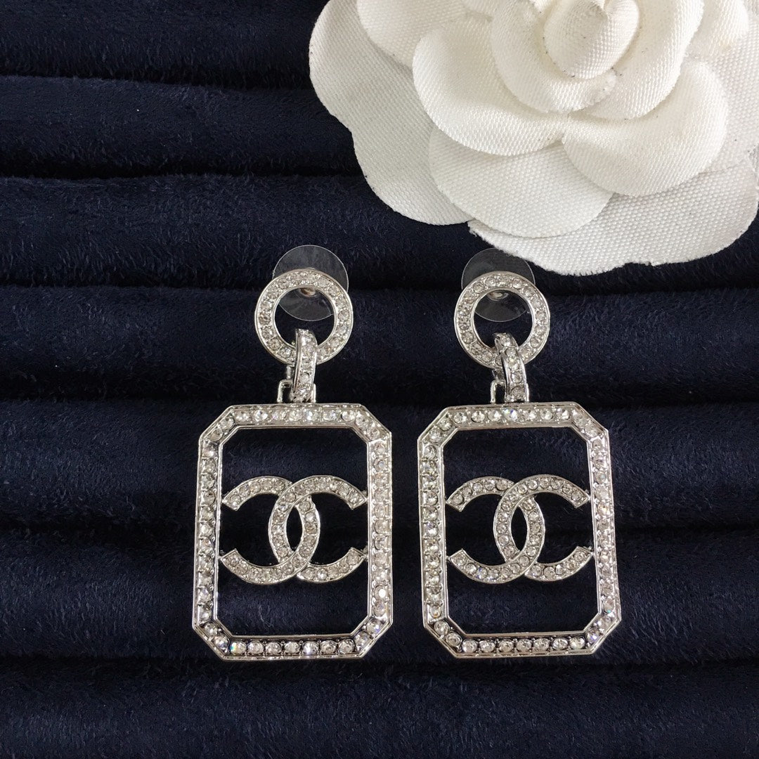 14C60E  Fashionable and high quality earrings