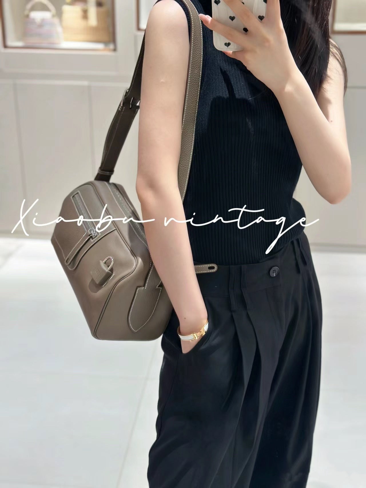 1XH69B (Fashionable leather bag )