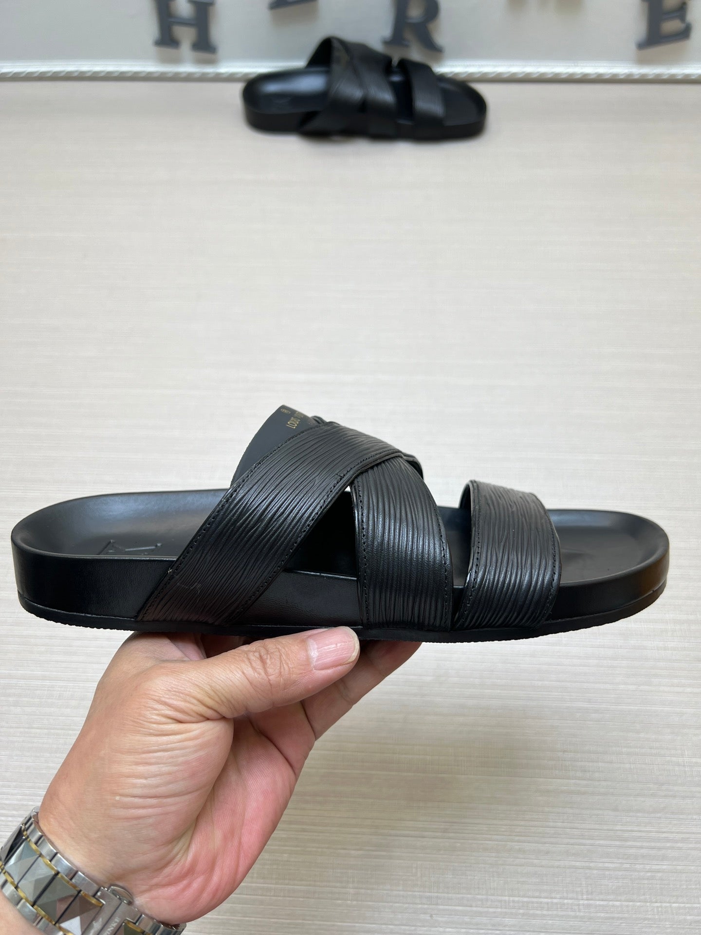 54E89Z    fashion slippers