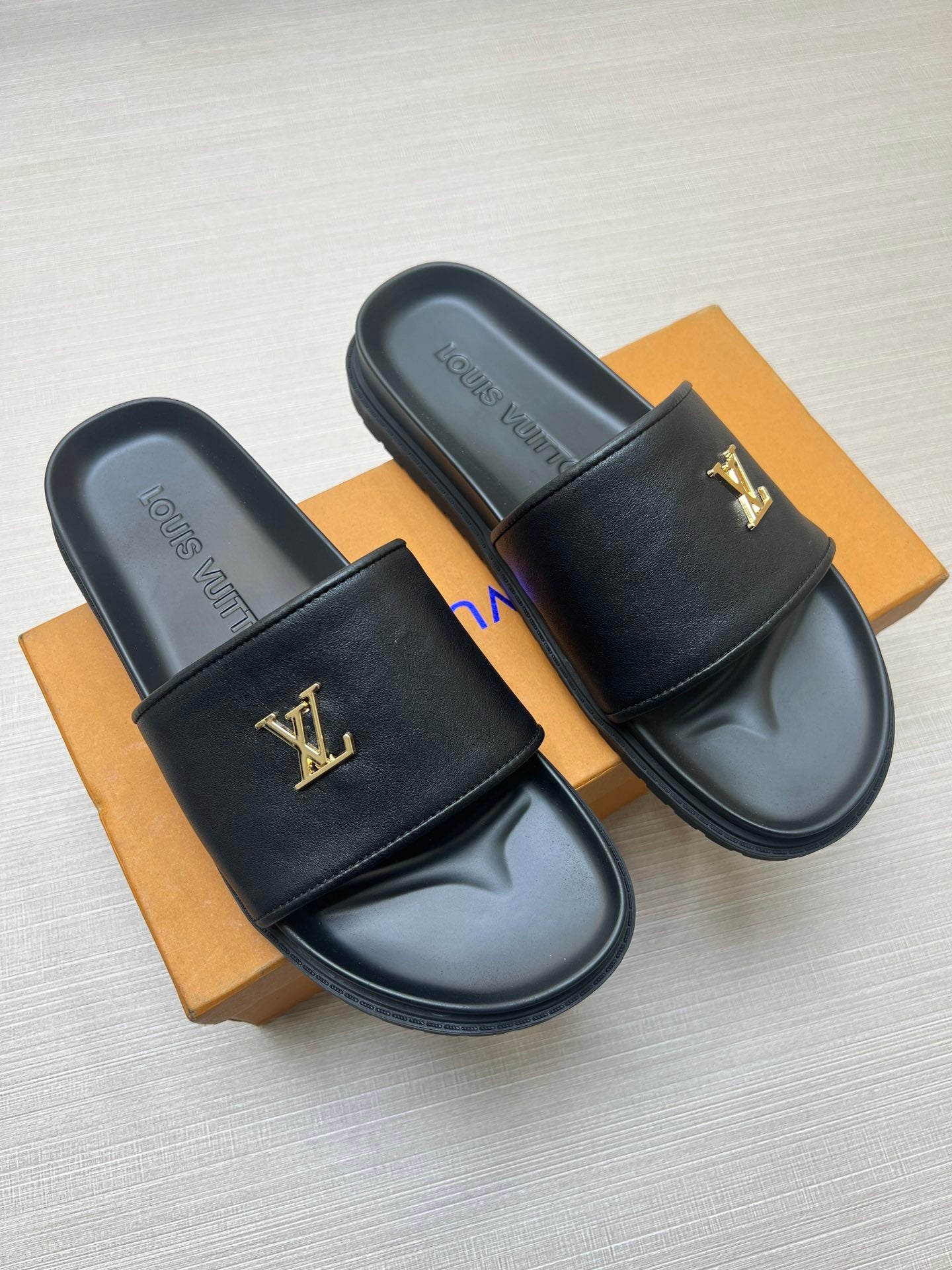 54E9Z   fashion  slippers