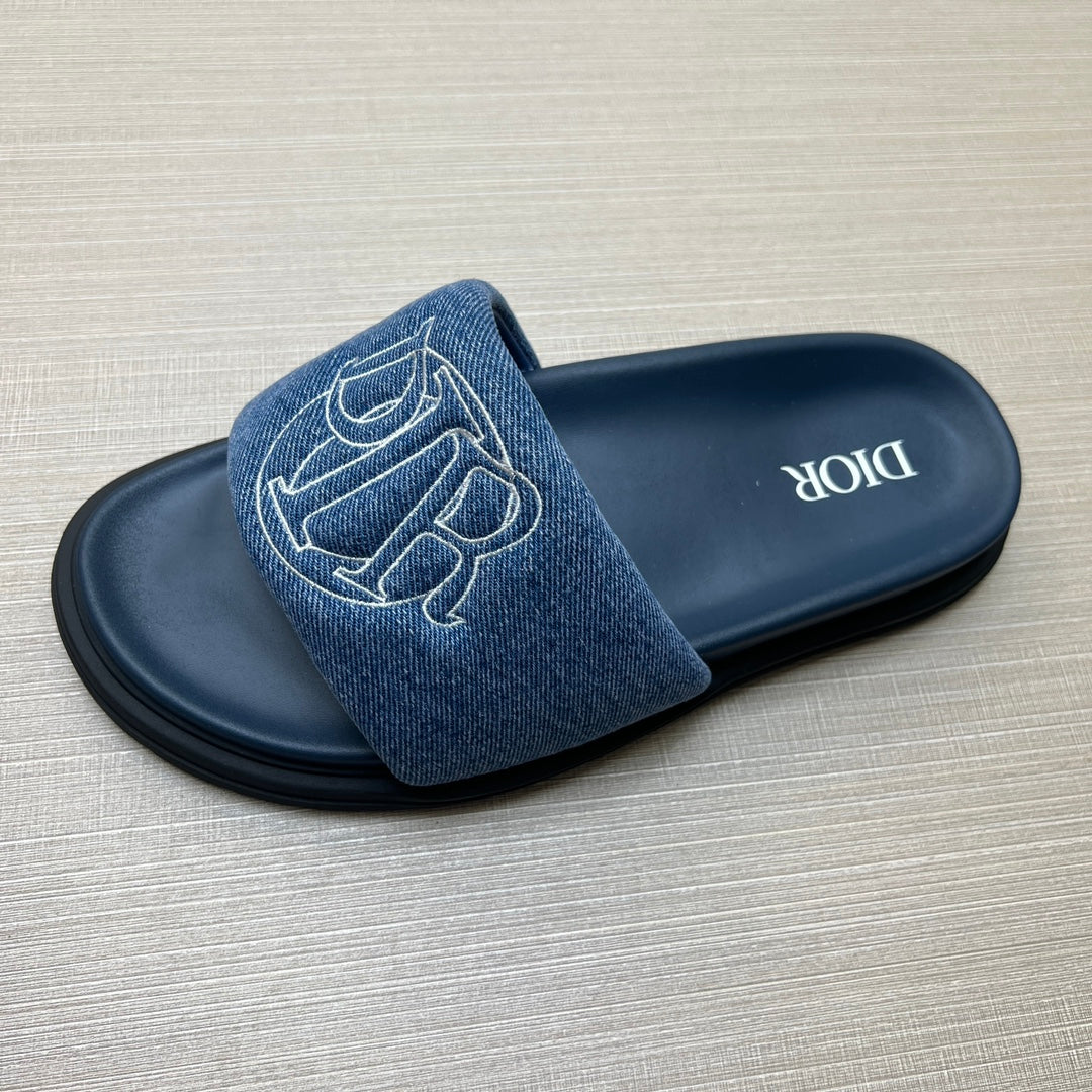 54D168Z   High quality leather slippers