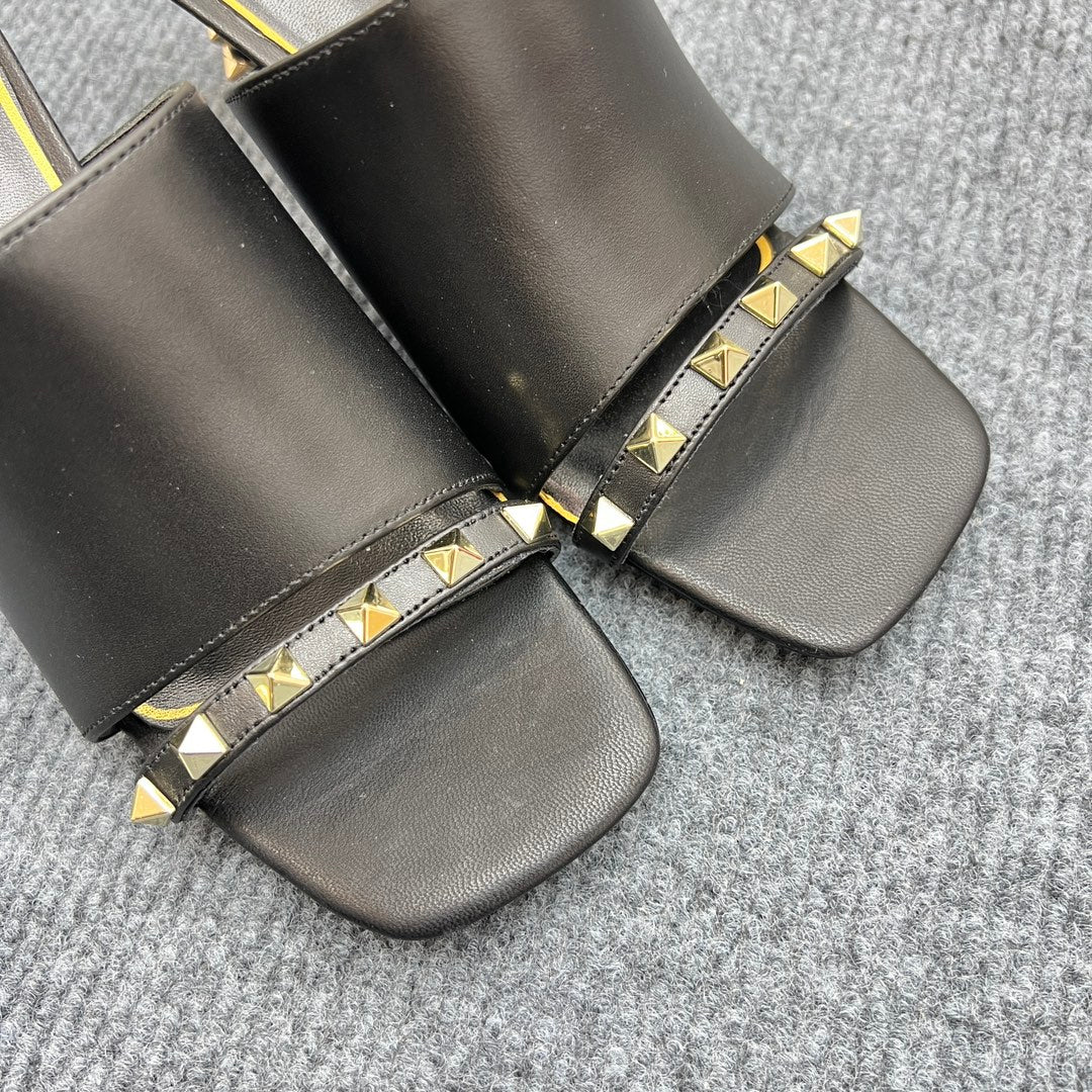 1: 1 High quality leather sandals 5YVL63Z