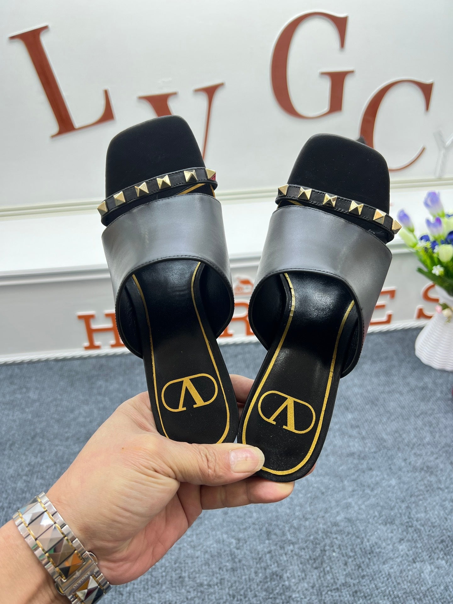 1: 1 High quality leather sandals 5YVL63Z