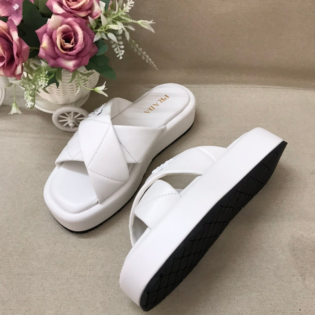 14PD25Z   fashion slippers