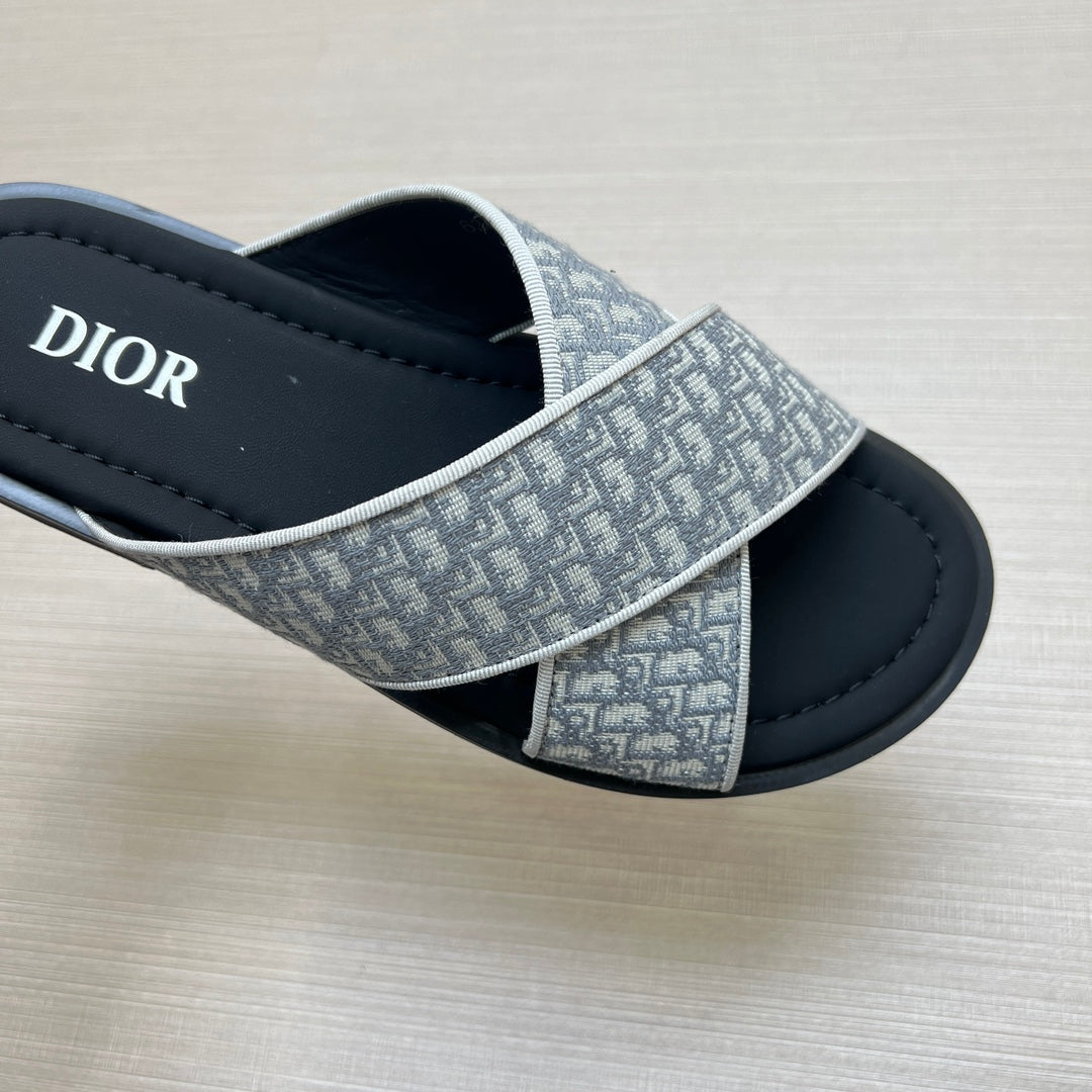 54D81Z   fashion  slippers