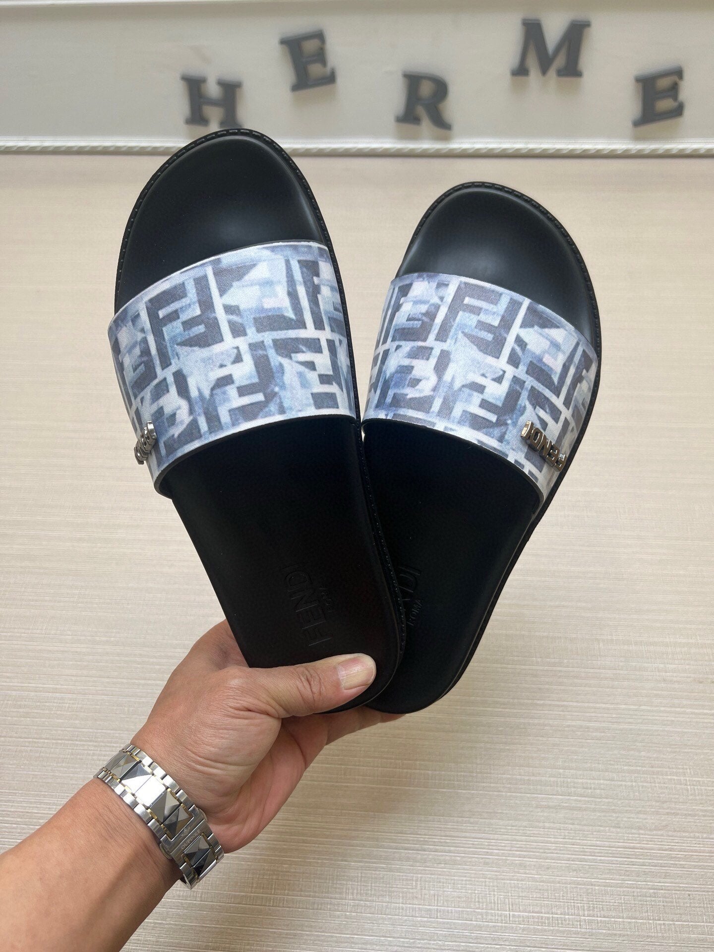 54F15Z  fashion slippers