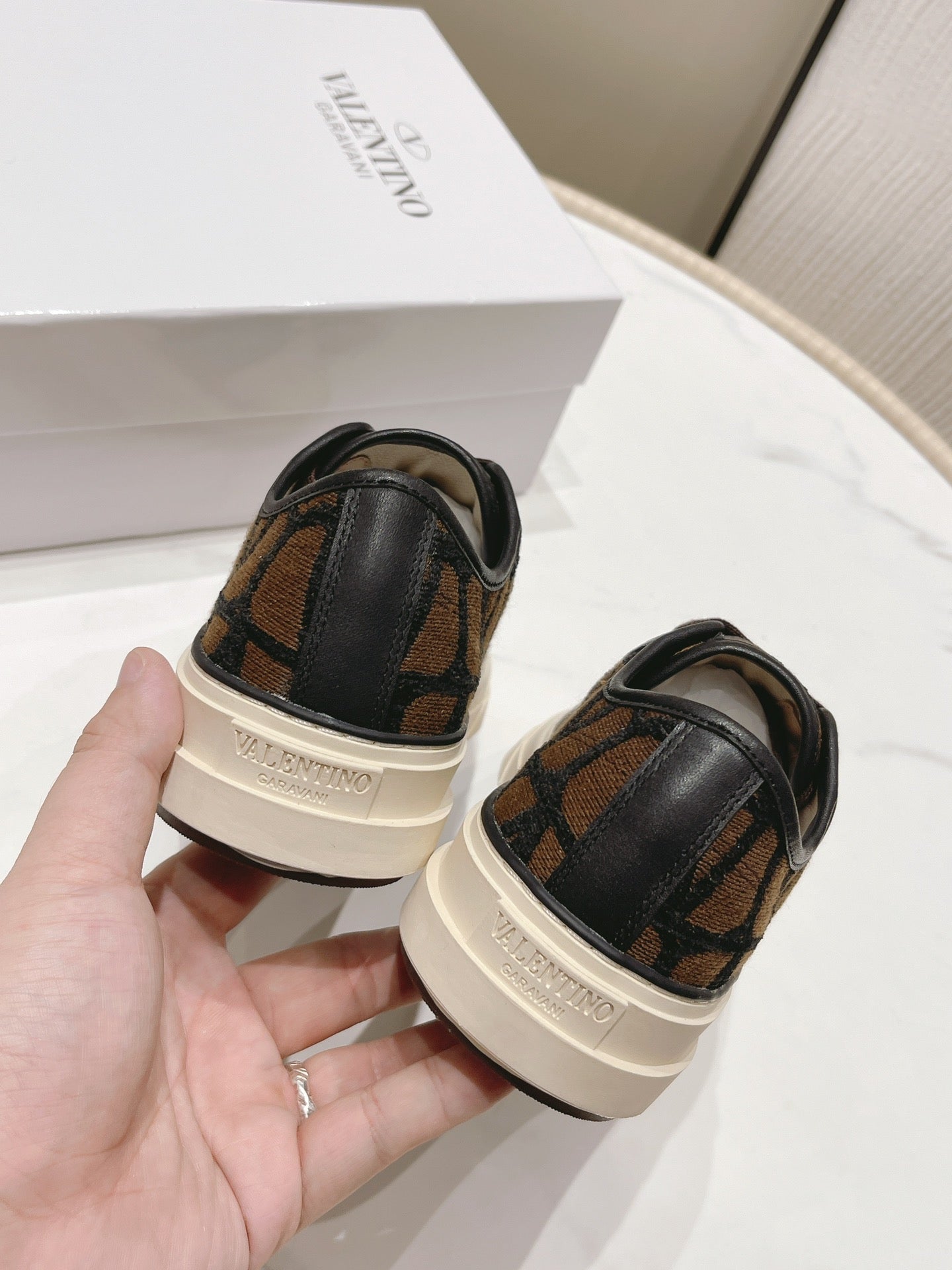 1YVL67Z  1：1High quality casual shoes