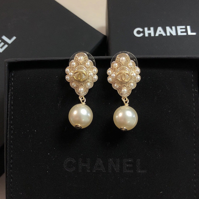 14C62E  Fashionable and high quality earrings