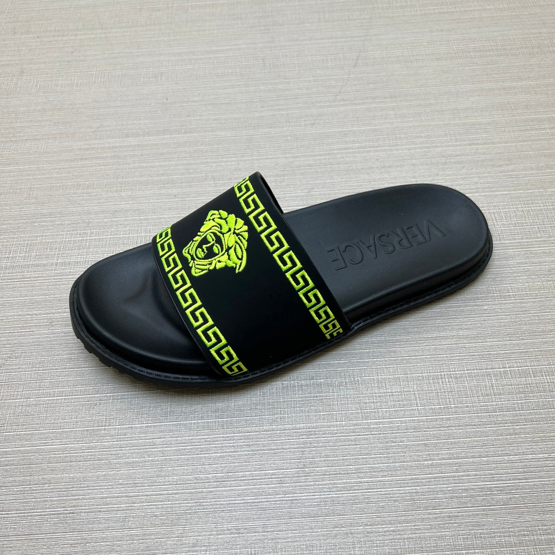 54V53Z    fashion  slippers