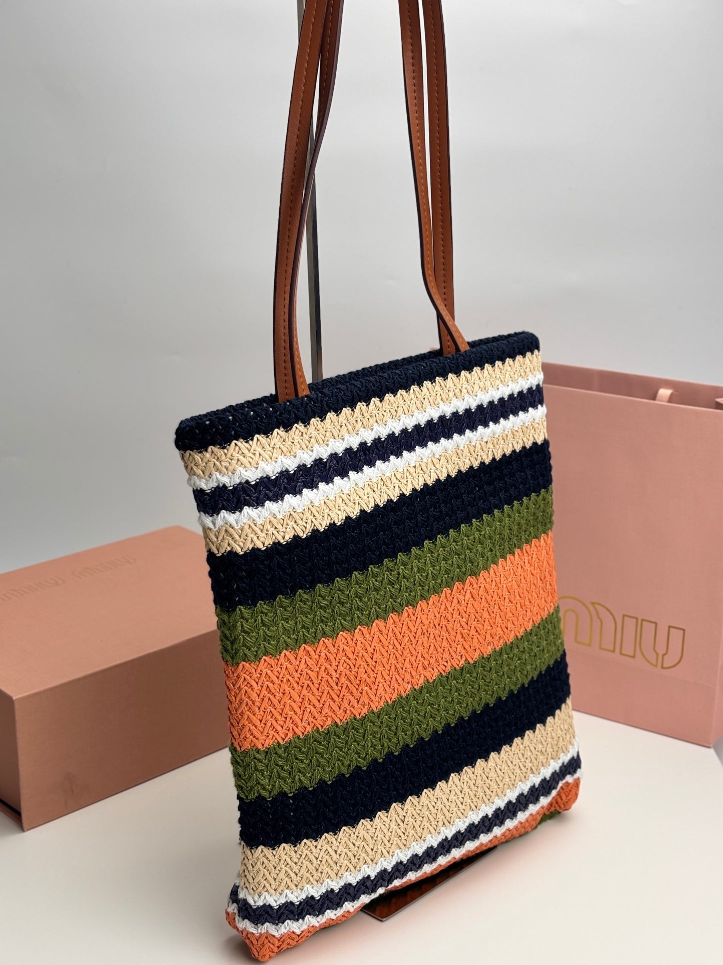 1XA77B (Fashion Woven Bag)