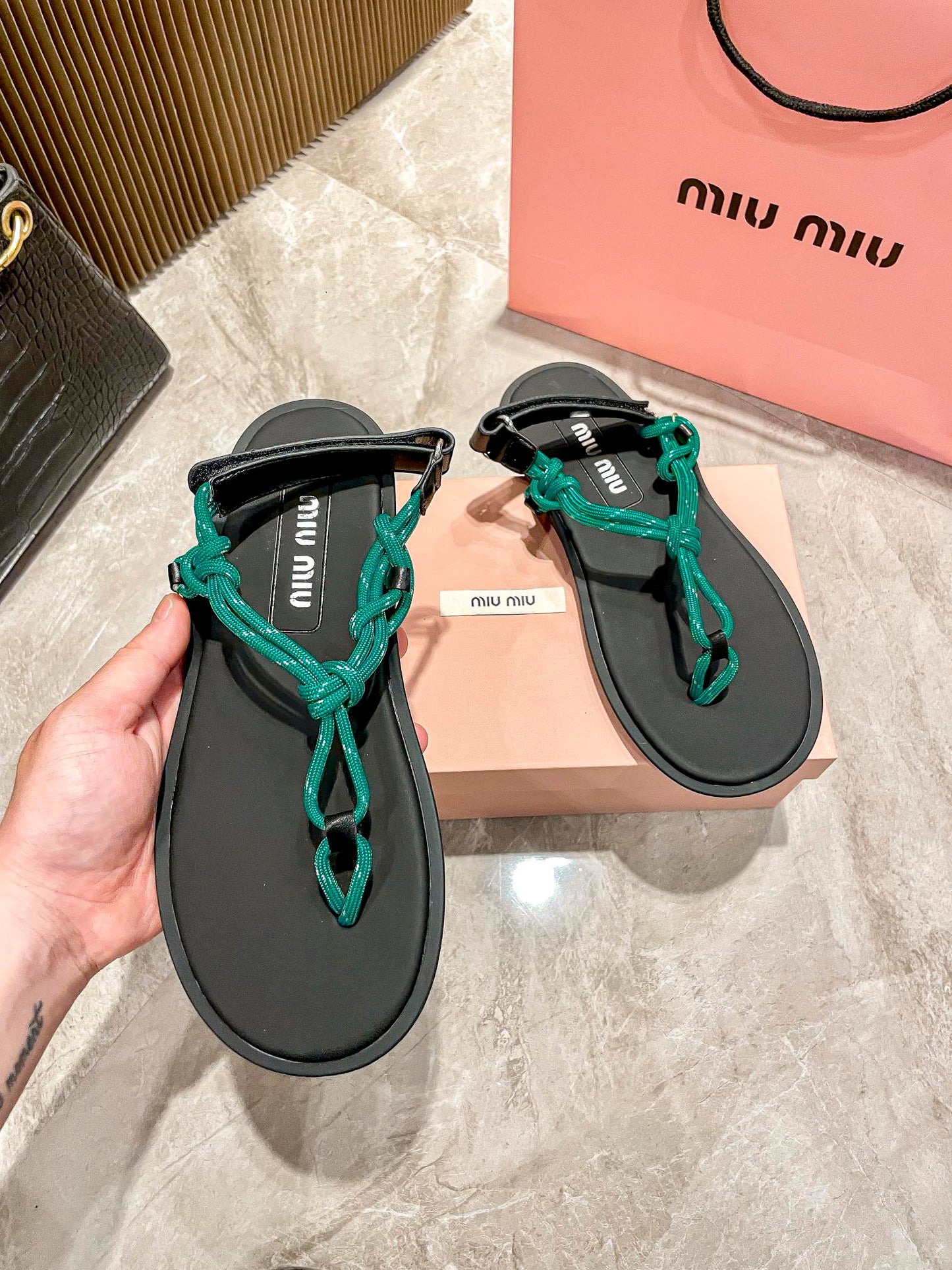 14A170Z  fashion sandals