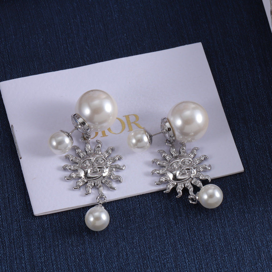 14D587E  Fashionable and high quality Earrings