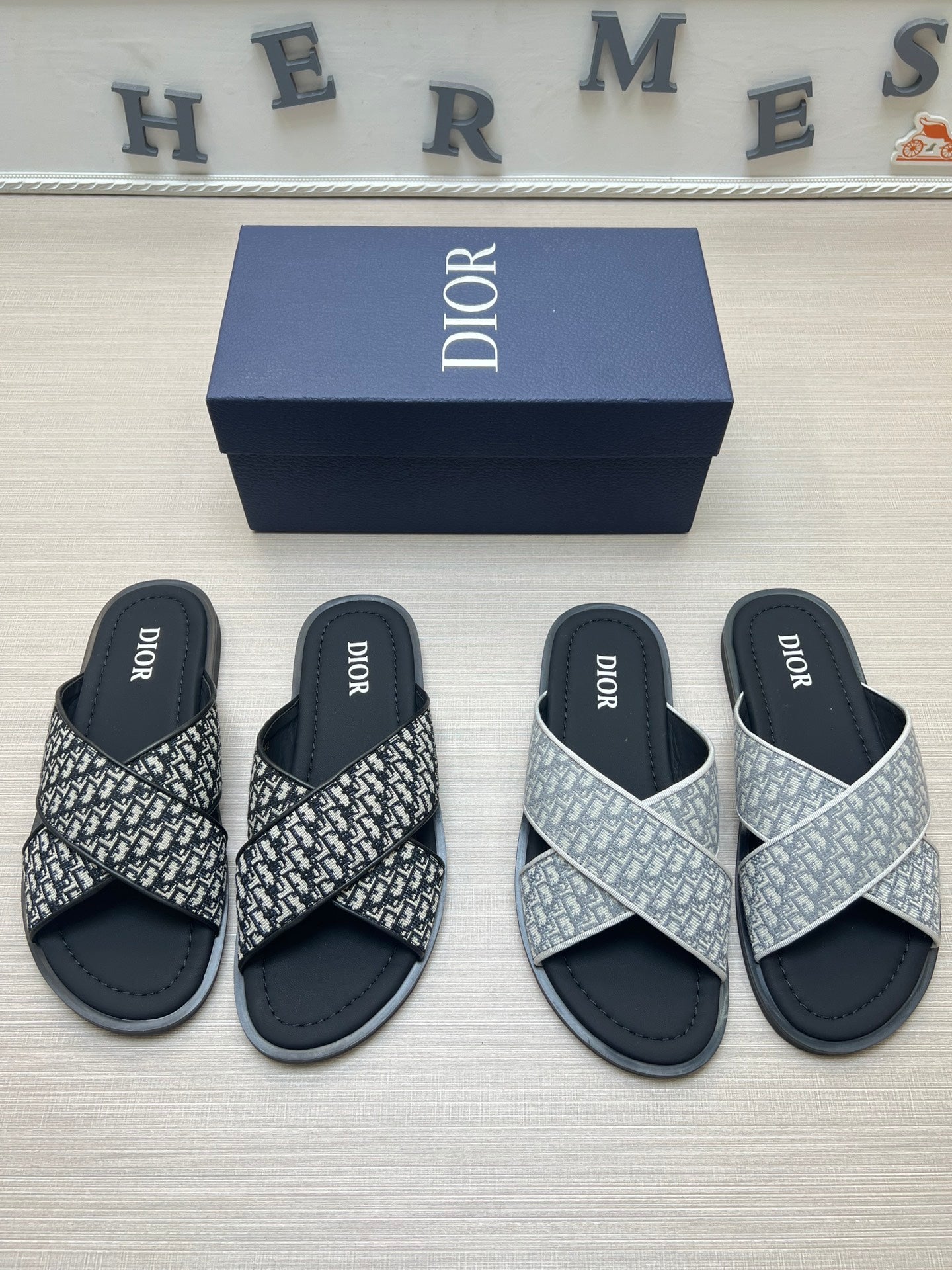 54D81Z   fashion  slippers