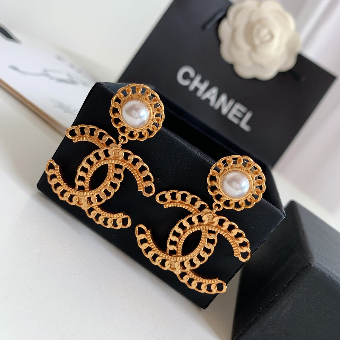 14C99E  Fashionable and high quality earrings