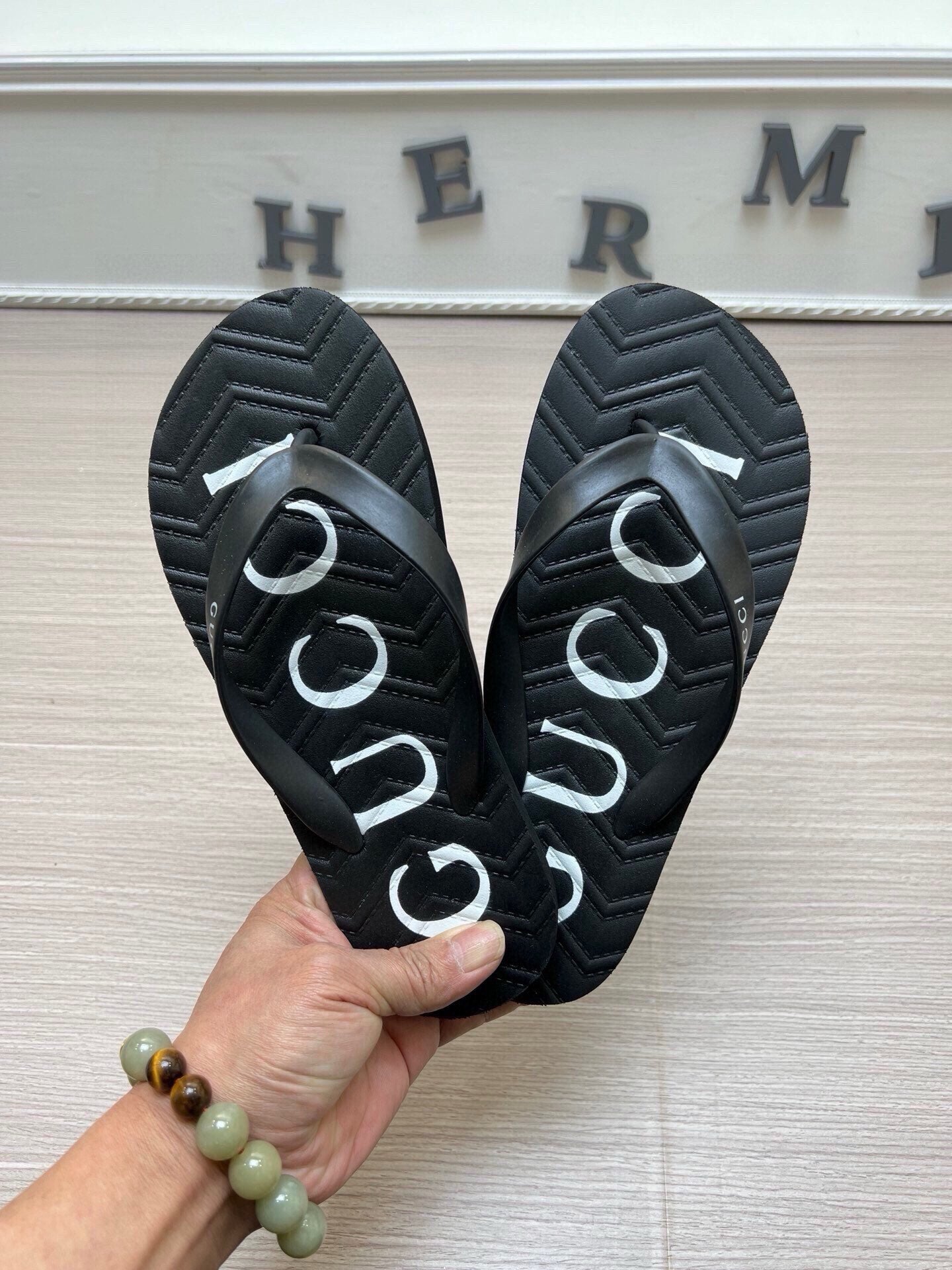 54B39Z   fashion slippers