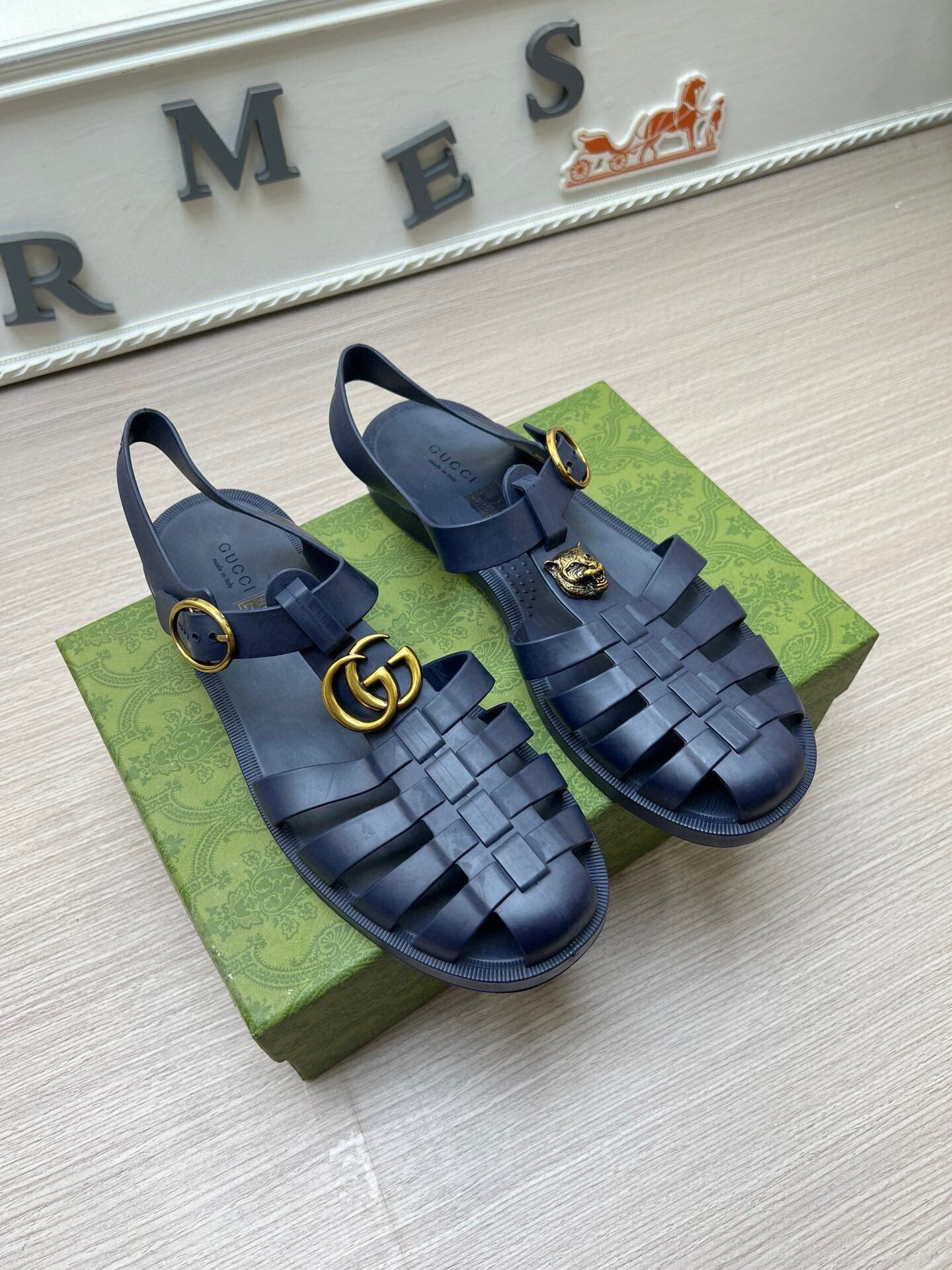 54B36Z   fashion sandals