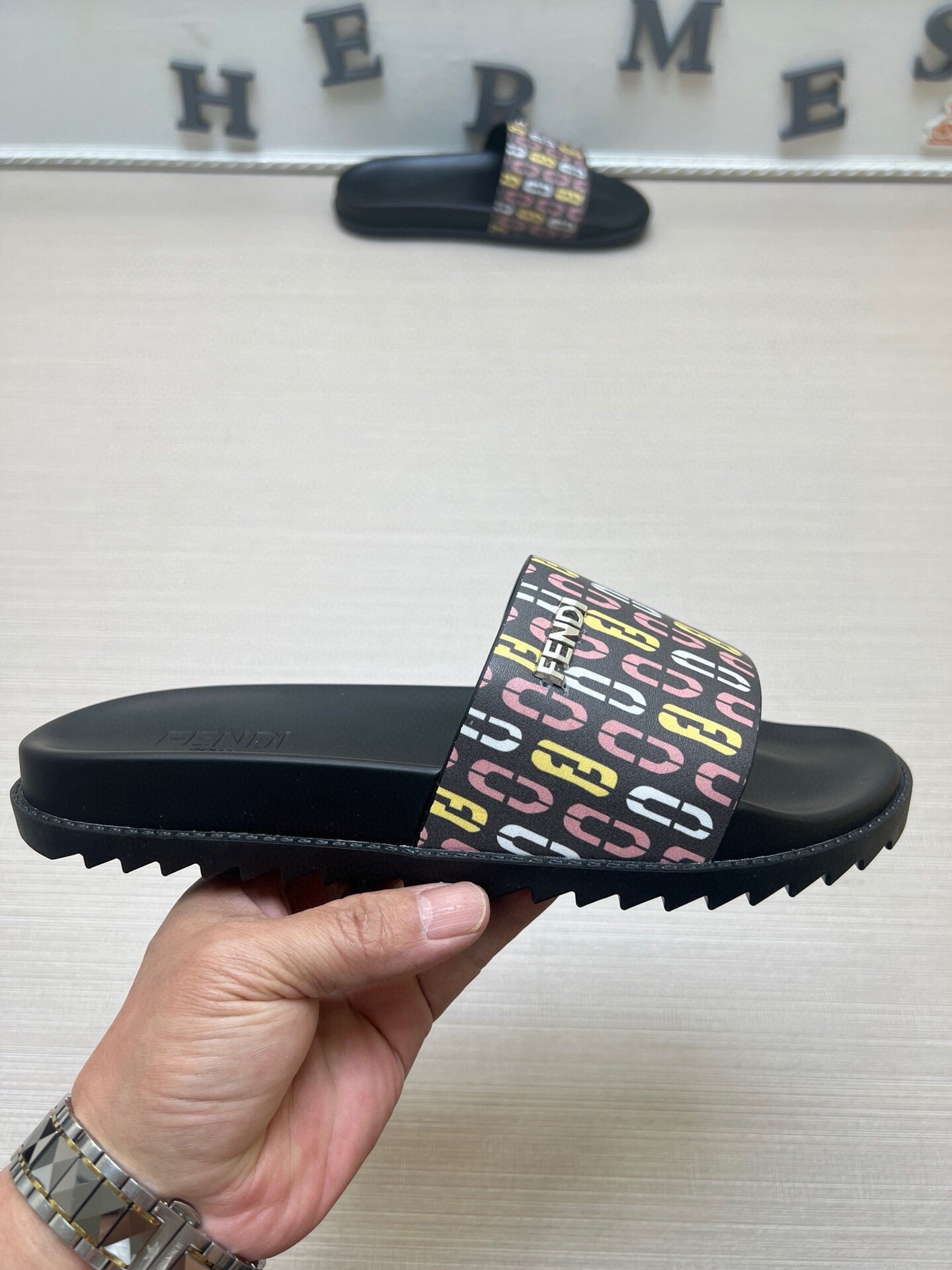 54F15Z  fashion slippers