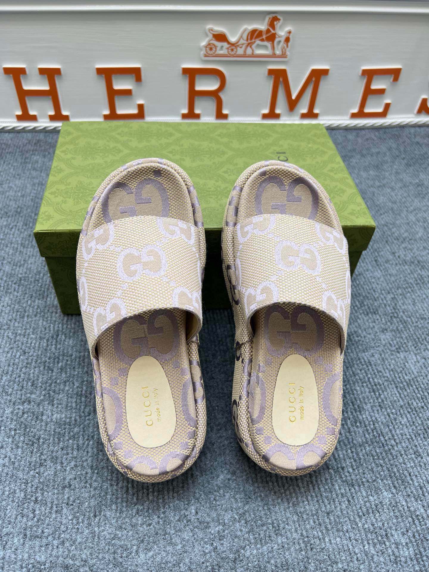 54B122Z  fashion slippers  Sole thickness 5.5cm