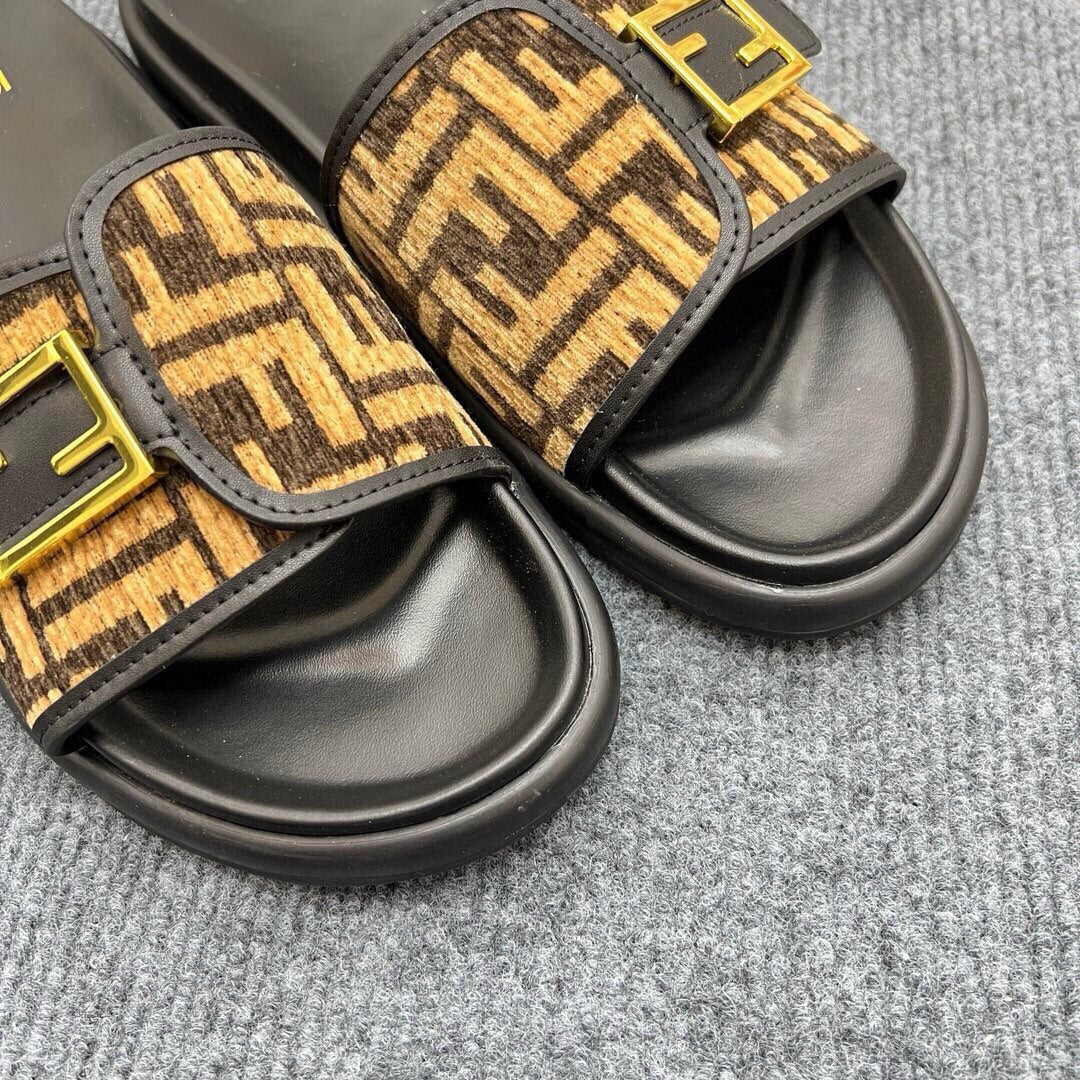 54F37Z  fashion  slippers