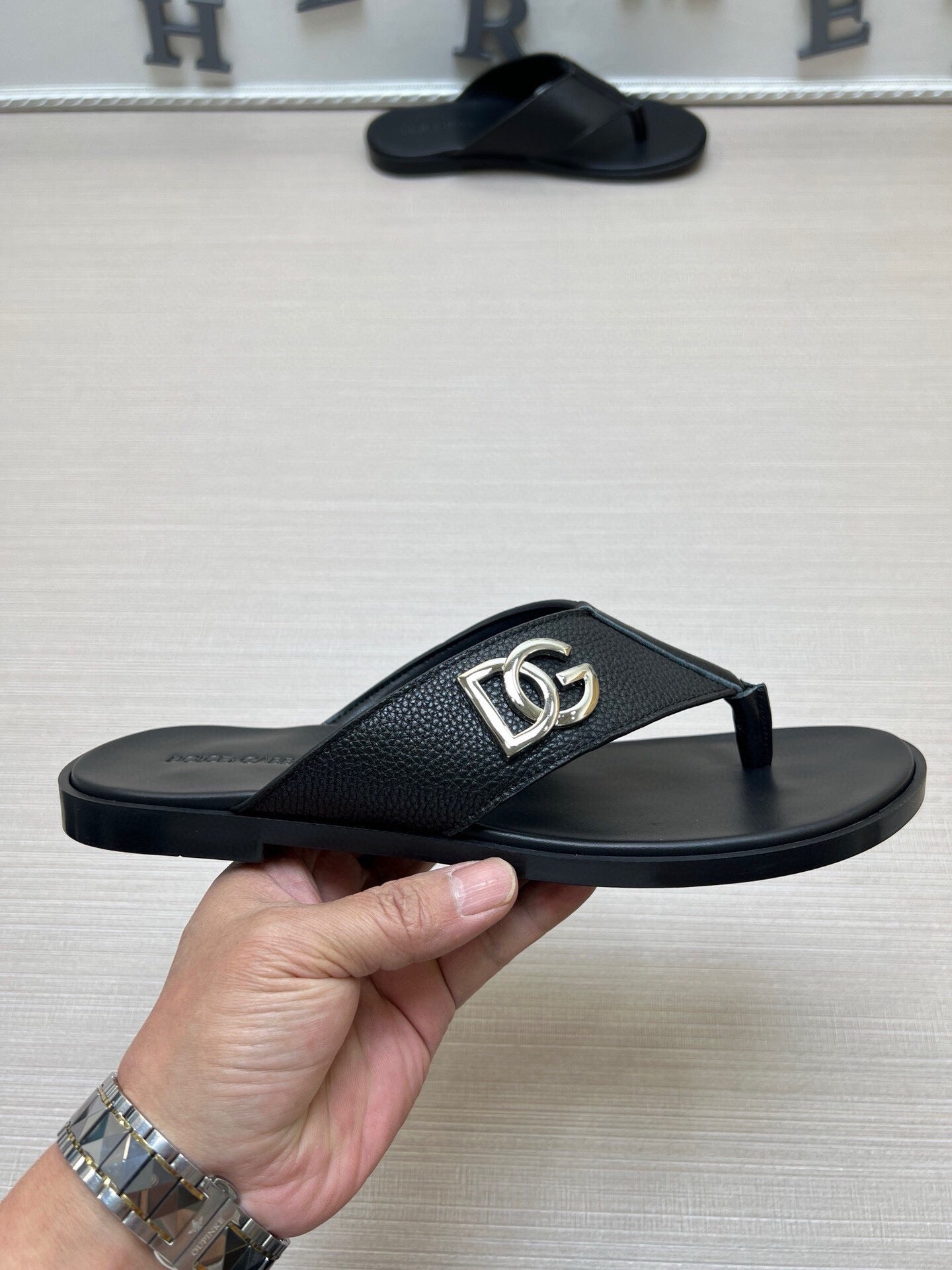 54A20Z    fashion slippers