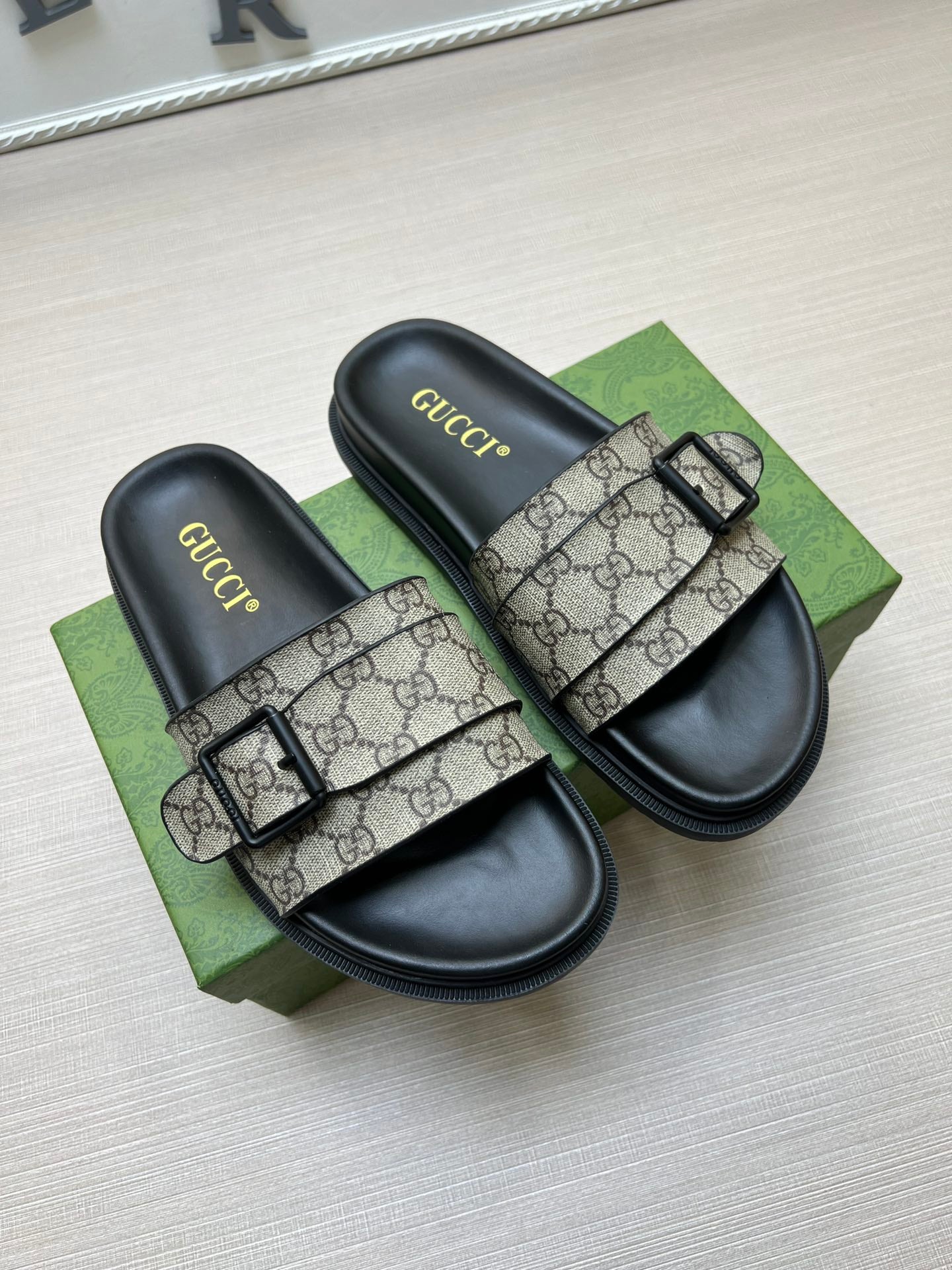 54B90Z  fashion  slippers