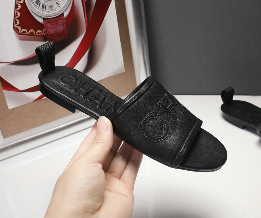 1:1 High quality leather slippers 2YC1Z